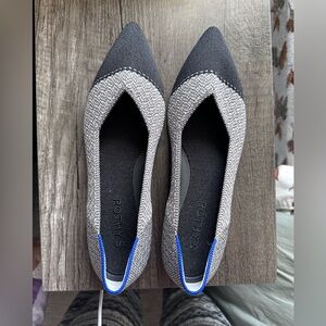 NEVER WORN Rothy's Gray and Black Knit Pointed-Toe Flats with Blue Accent